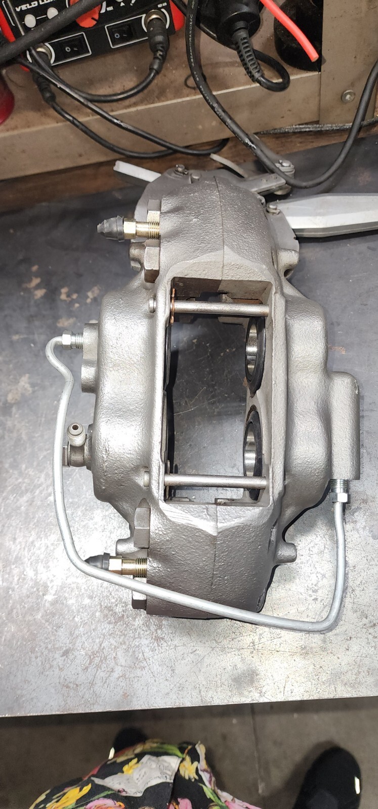 ROLLS ROYCE REAR CALIPER CROSSOVER HYDRAULIC LINES