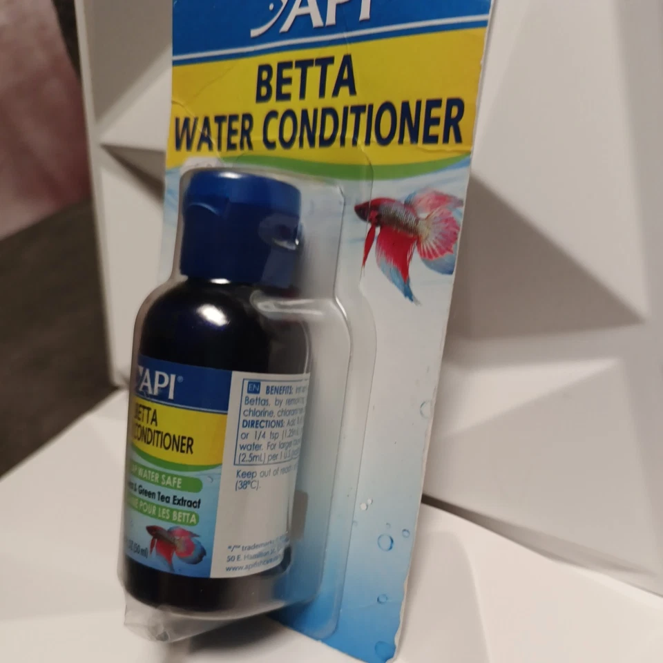 API Betta Water Conditioner 1.7oz (50mL) Makes Tap Water Safe for Betta Fish - Image 2 of 4