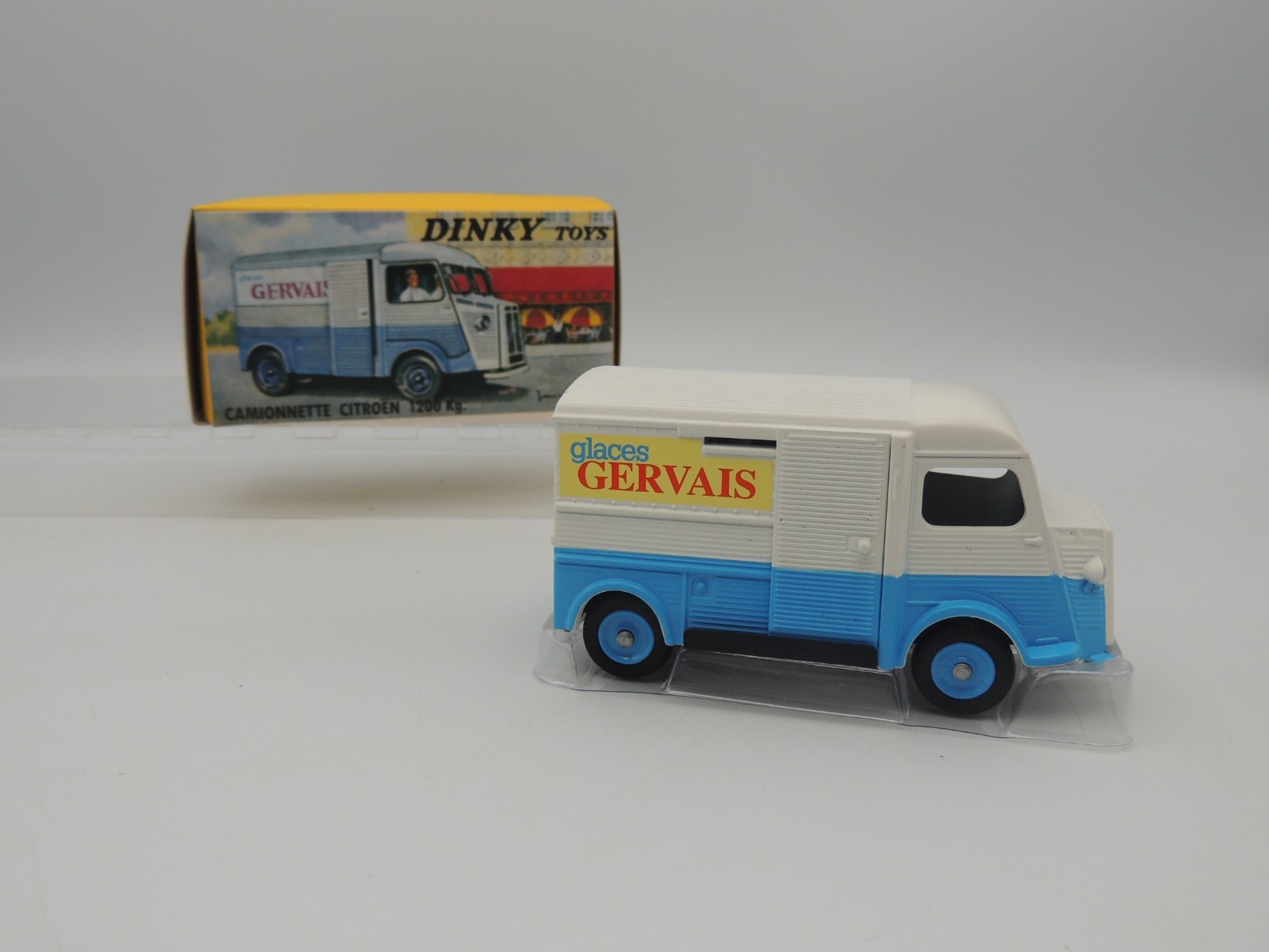 Dinky 561, Citroen 1200KG Van - Free Price Guide & Review