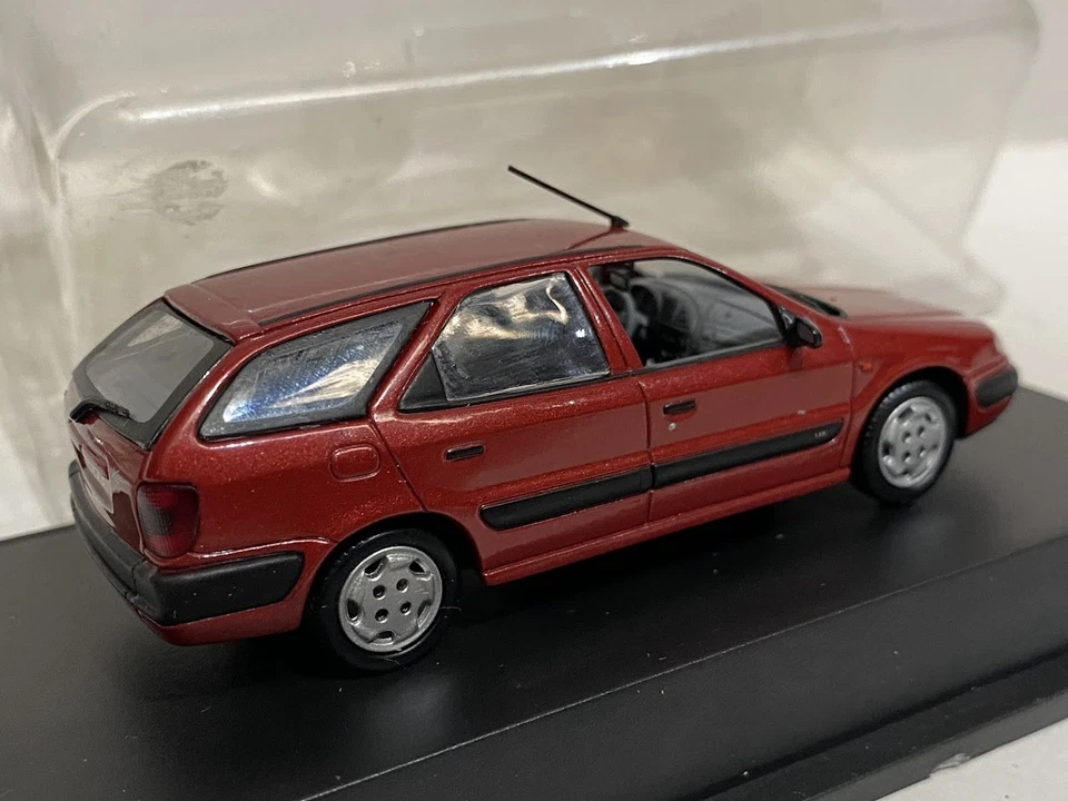 Citroen Xsara Break 1998 Universal Hobbies 1:43 auto metallo - Immagine 2 di 4
