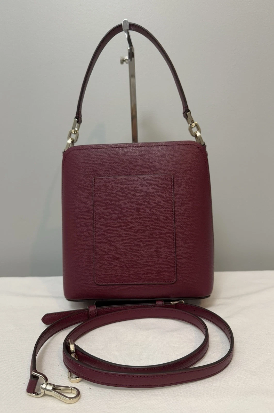 Borsa a tracolla Kate Spade Darcy secchiello mora viola pelle nuova con etichette