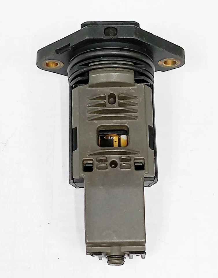 Cardone Mass Air Flow Sensor 74-10024 for Volvo 850 1993-1994 - Image 3 of 4