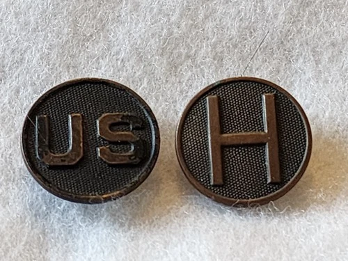 PAIR - WW1 Enlisted Collar Discs - US Army Military Police & US Emblems