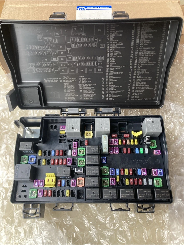 2017 2018 Dodge Ram 2500 TIPM Totally Integrated Power Module Fusebox 68322377AD - Image 3 of 4