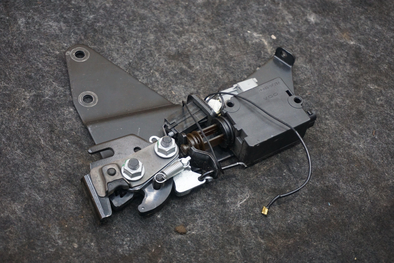 Rear Trunk Lid Latch Emergency Release Oem Aston Martin Rapide 2011