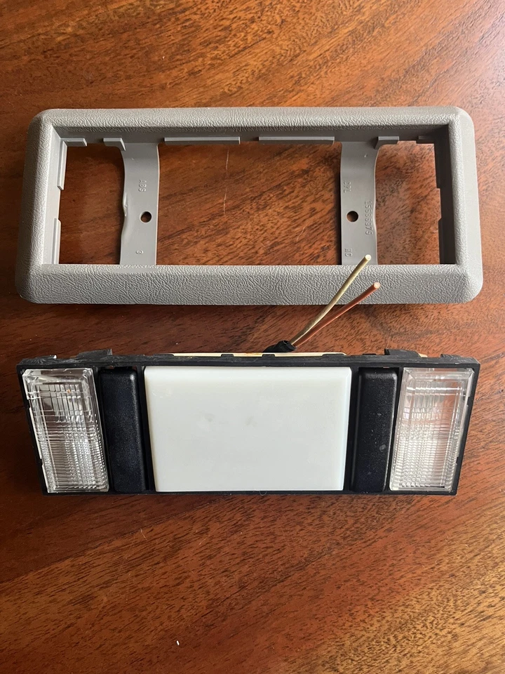 1988-1999 Chevrolet (GMC) пригородный купольный свет с объективом (C1500, C2500) Express - Изображение 3 из 3