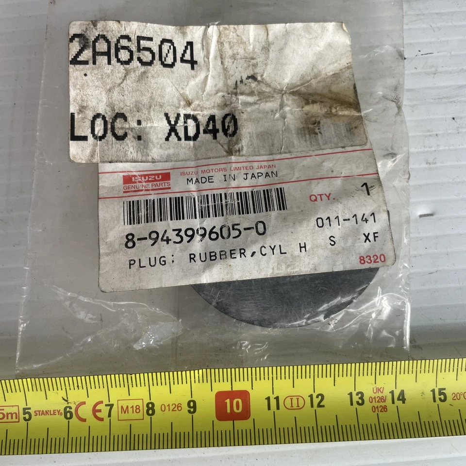 8943996050 Genuine Isuzu Cylinder Head Plug semi circular Rubber Seal Gasket - Image 3 of 3