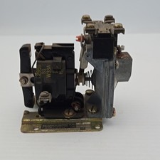 SQUARE D PNEUMATIC TIMING RELAY  9050 A01D