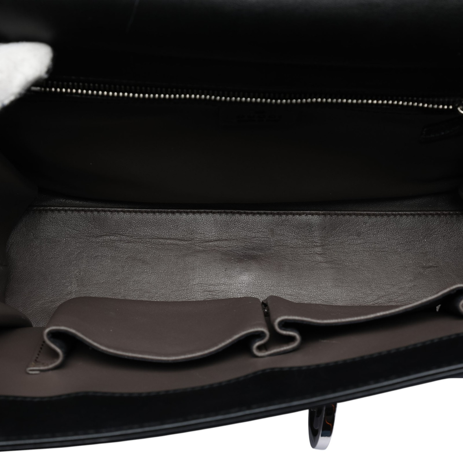 Authenticated Gucci Medium Leather Dollar Interlo… - image 4