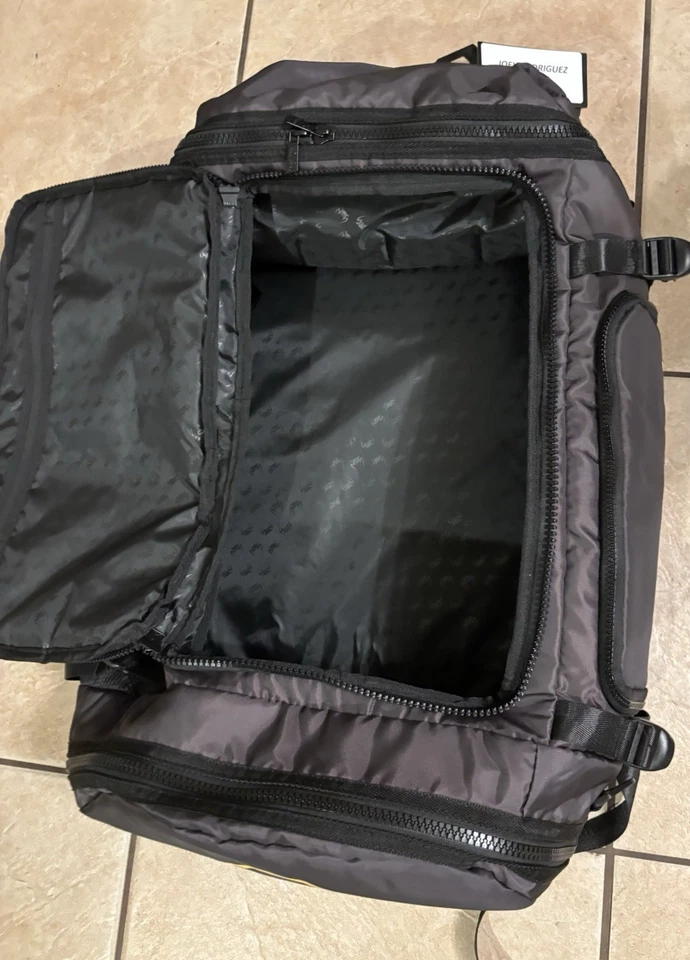 Mochila Oficial UFC Venom Fight Kit Foto 2 de 4