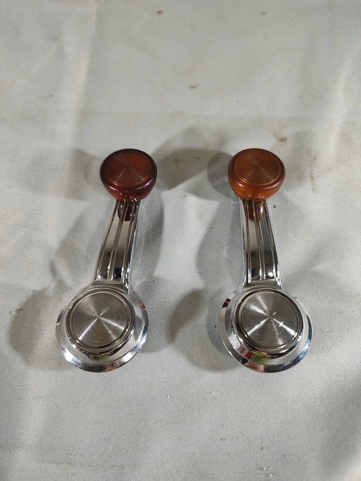 Manivela de ventana interior GM Chevy OEM No. 9715291 2 asas 1967-1970  Foto 2 de 4