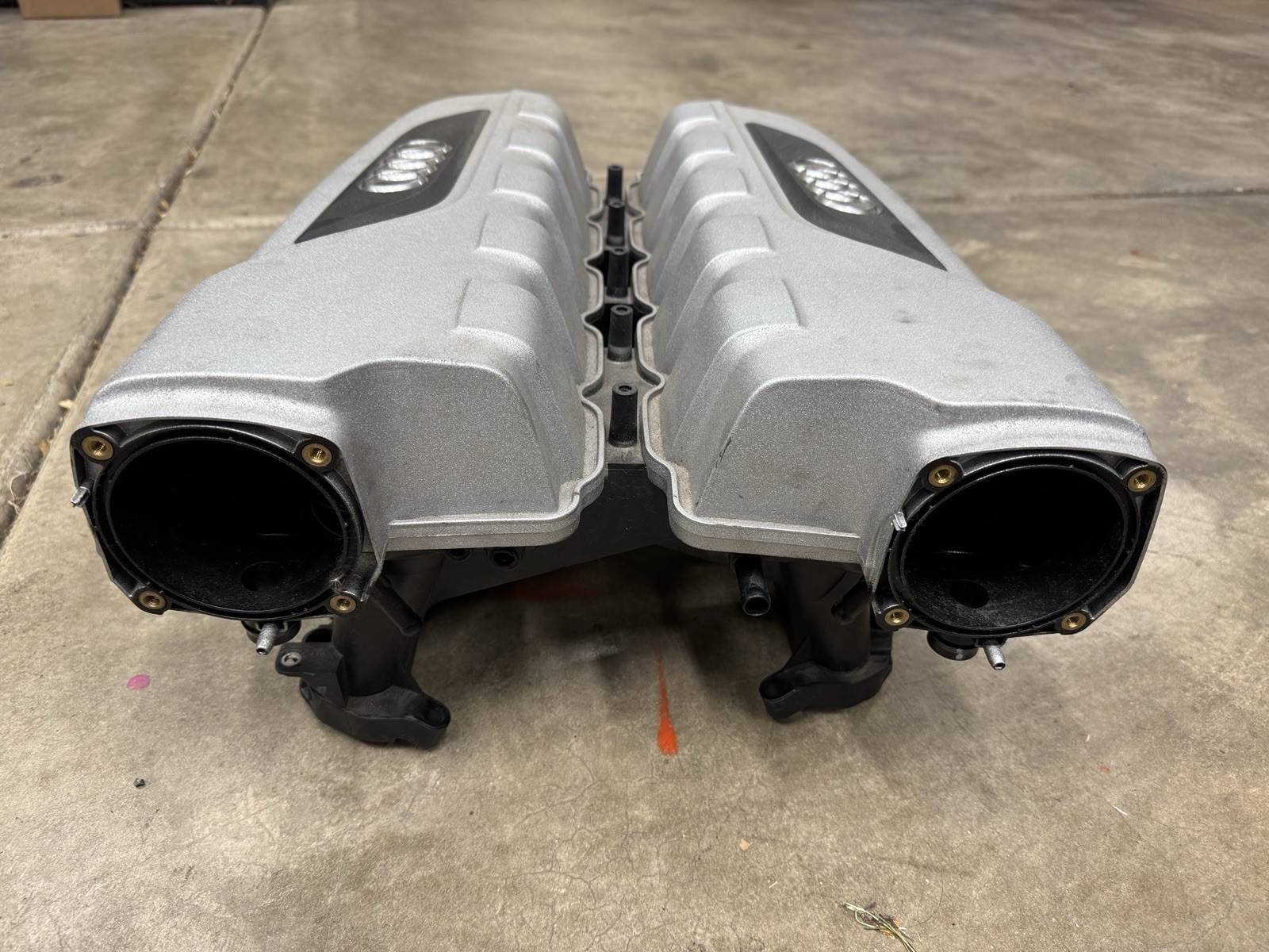 Audi R8 5.2L V10 Upper Intake Manifold Assembly 07L133185AD