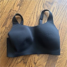 Women's Black Solid Wireless Sports Bra Adjustable Straps Hook Eye Closure