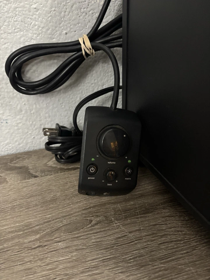 Logitech X-540 dunkelgrau Kabelfernbedienung Multimedia Computer Subwoofer M/N S-0223A  - Bild 2 von 4