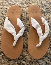 KUAiLU Women s Flip Flops Size 9 White Knot Strap Comfort Platform Sandals