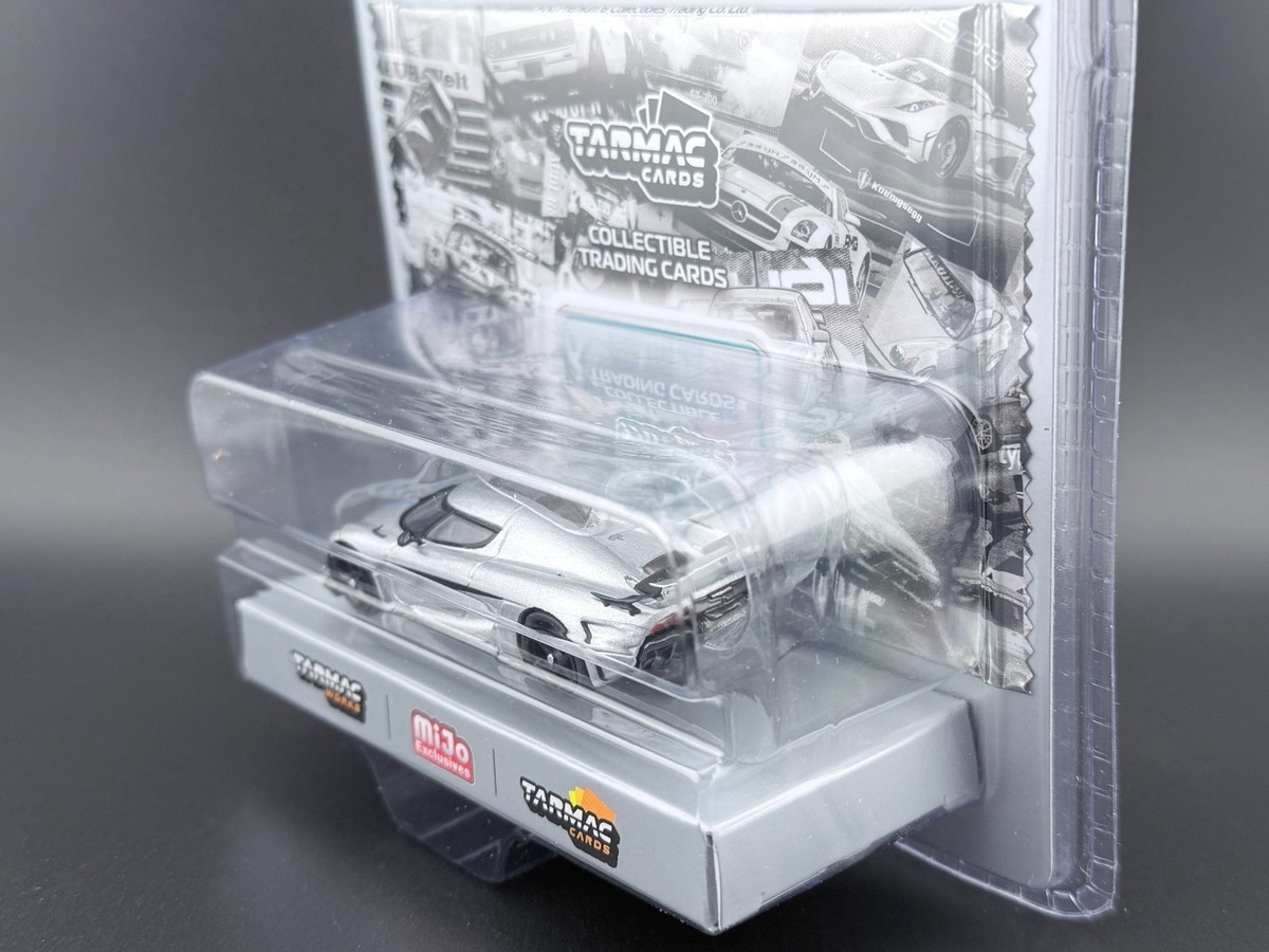 Tarmac Works Koenigsegg Regera with Trading Cards Pack Silver