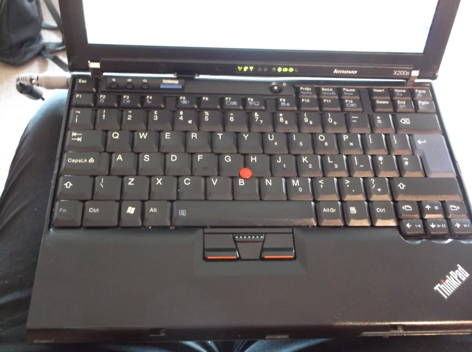 Thinkpad X200S Laptop 1.60 GHz Dual Core 6GB RAM 128 GB SSD - Linux Mint 22.2!! - Image 4 of 4