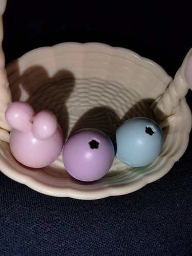 Calico Critter easter basket 3 Eggs That Open And Small White Cat With Dress - Picture 8 of 11