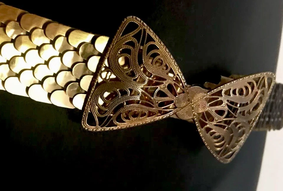 De colección Filagree Retro Disco Metal Peces Escala Deco Flapper Arco Cinturón Elástico Dorado 27” Foto 4 de 4