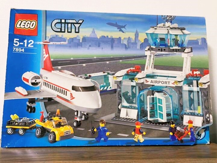 ペコ Lego City Airport 7894 ANA version Limited to 1000 units Out of