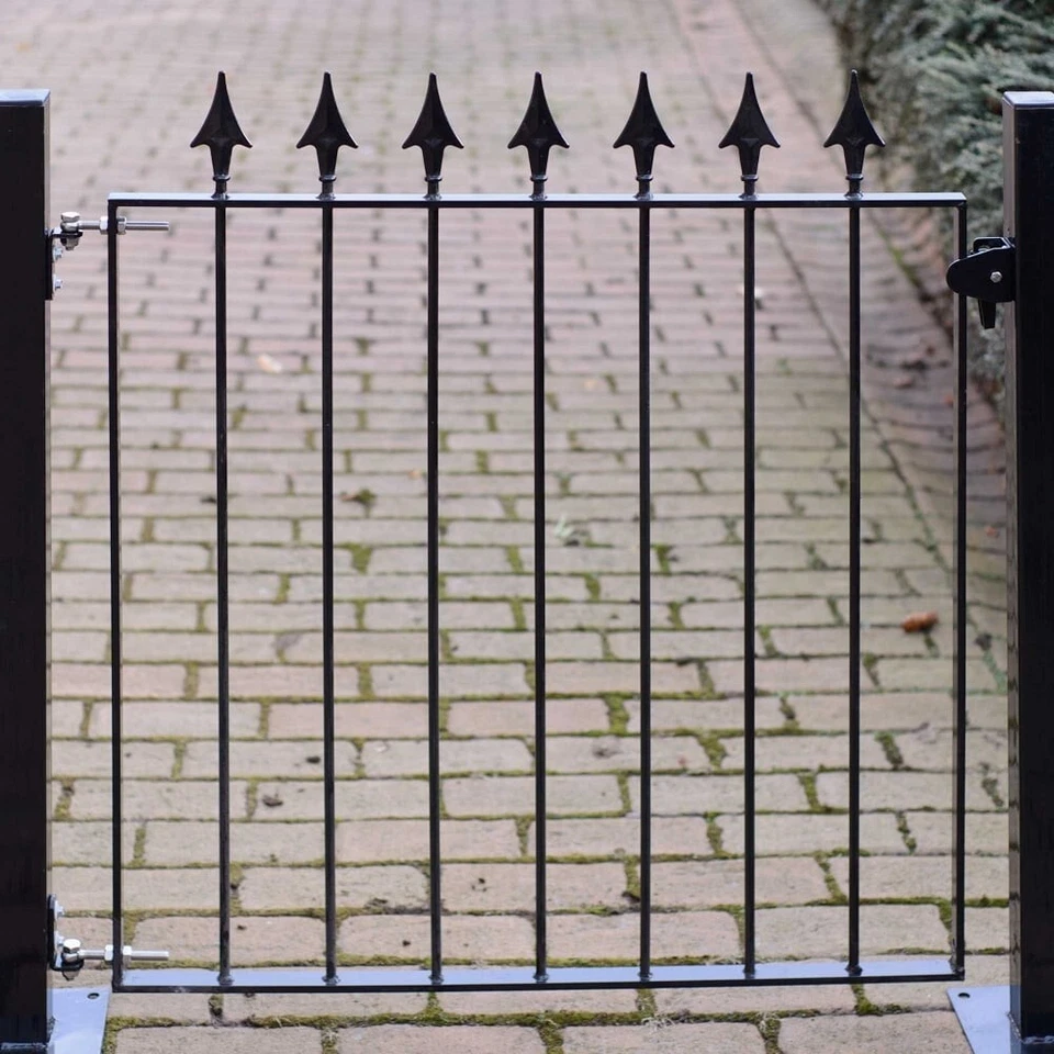 770mm wide x 935mm high Black Wrought Iron Spear Top Pedestrian Garden Gate - Image 3 of 4