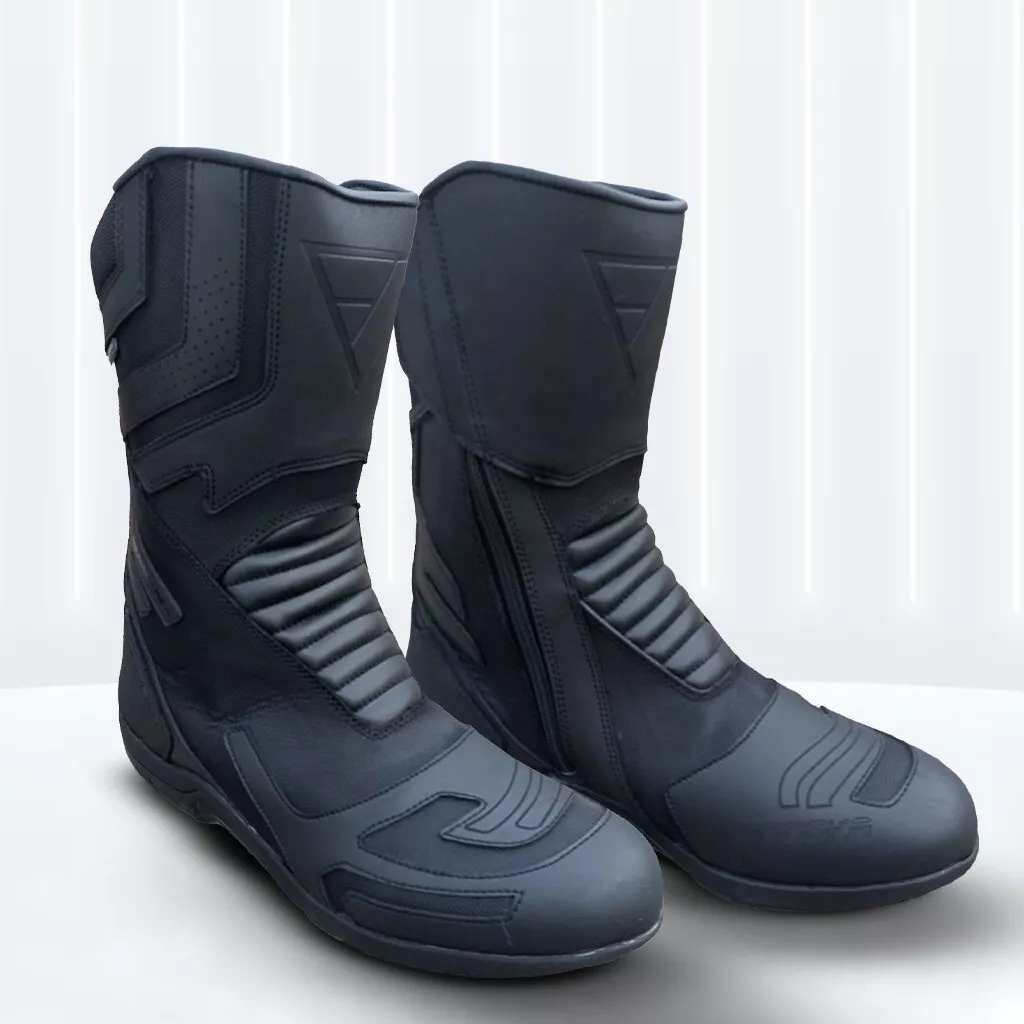 Black water sale boots