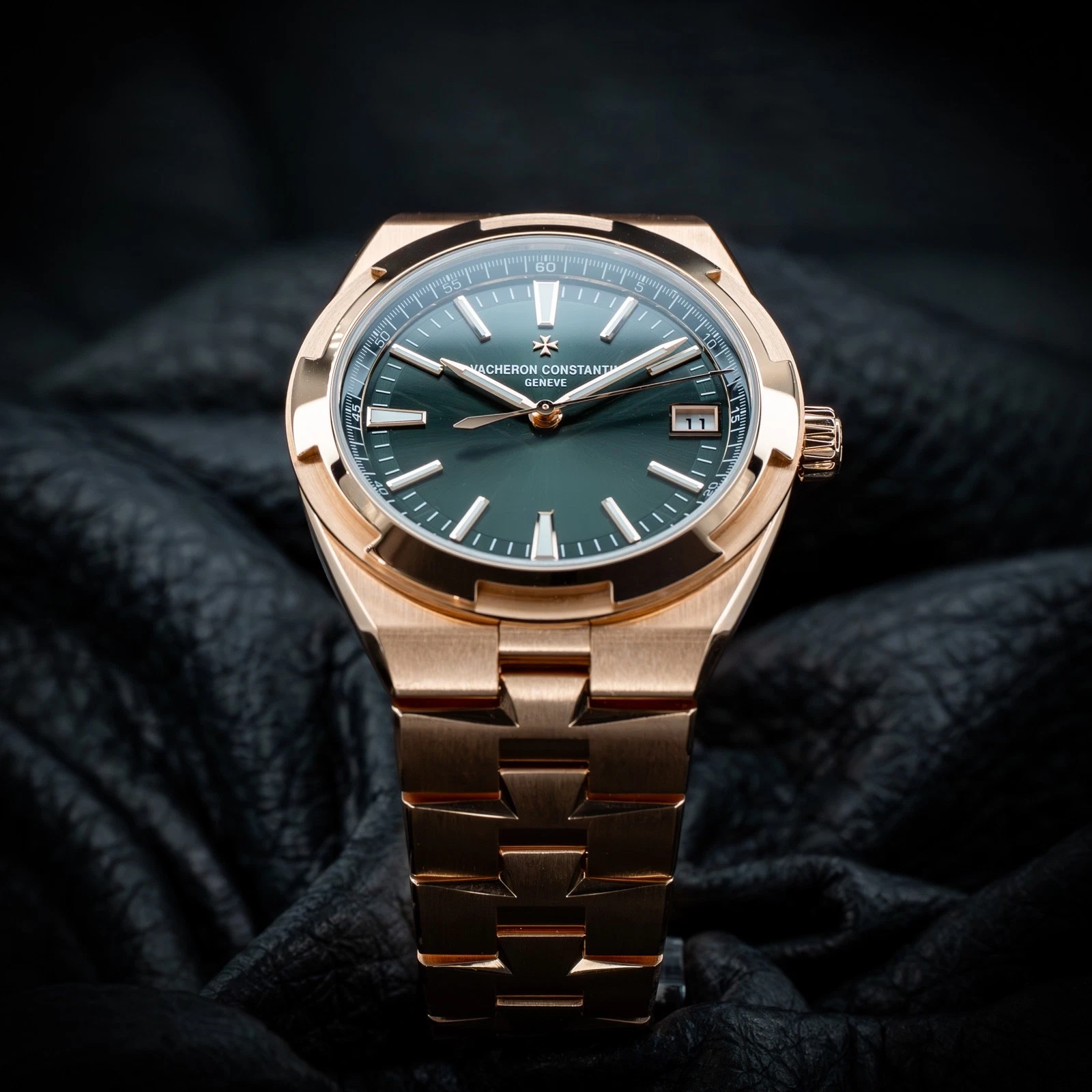 Vacheron Constantin — Vacheron Constantin Overseas 4520V/210R-B967 Rose Gold Green Dial Complete Set