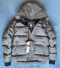 Canada Goose MacMillan Parka - Size M