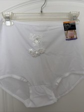 NWT Bridal Panties Bali 2633 Skimp Skimp Brief Size 7 with VTG Lace