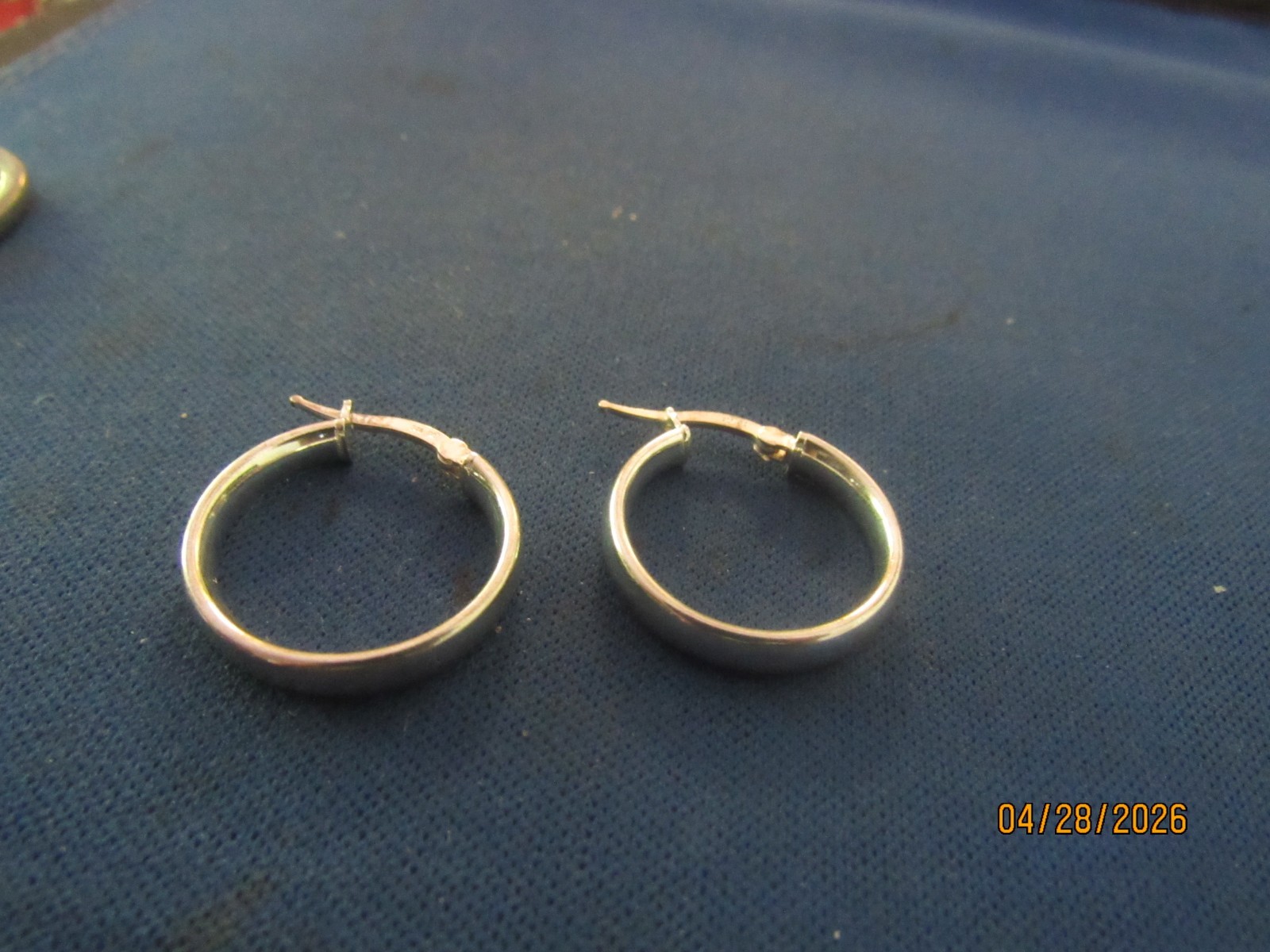 Vintage Sterling Silver  Soothe Circle Hoops Pierced Earrings