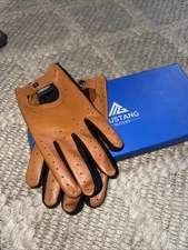 Mustang Gloves Classic Leather Driving Glove for Men Light Brown Medium-Large