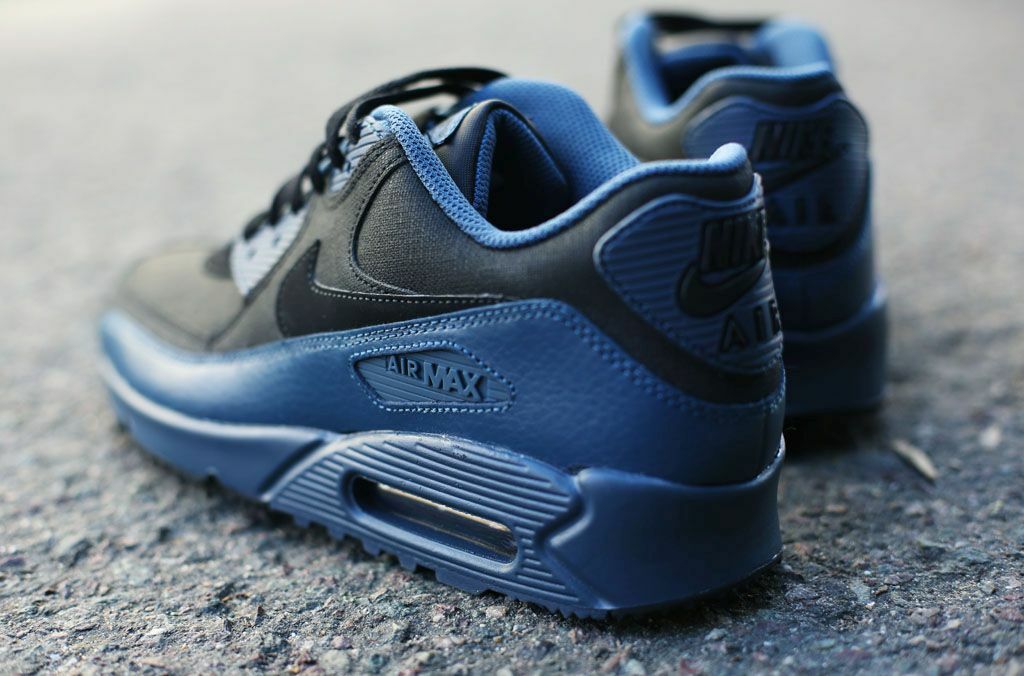 Nike Air Max '90 Winter Premium 'Squadron Blue' 683282-404
