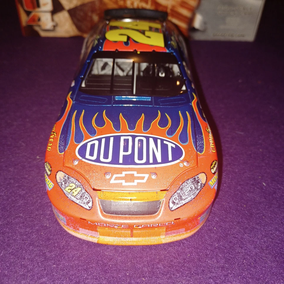 JEFF GORDON #24 2004 DUPONT/ CALIFORNIA RACED WIN VERSION 1 OF 3,012 RCCA 1/24 - Image 3 of 4