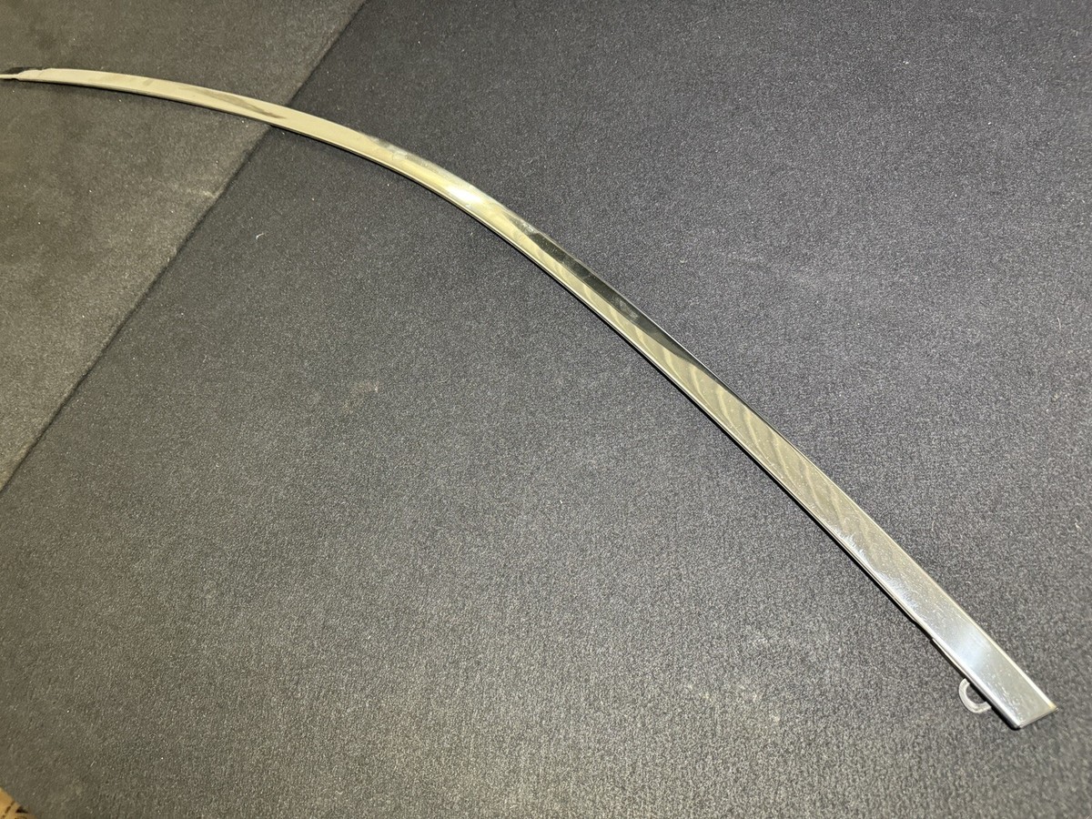 2015-2019 Subaru Legacy/Outback Left Front Door Window Molding