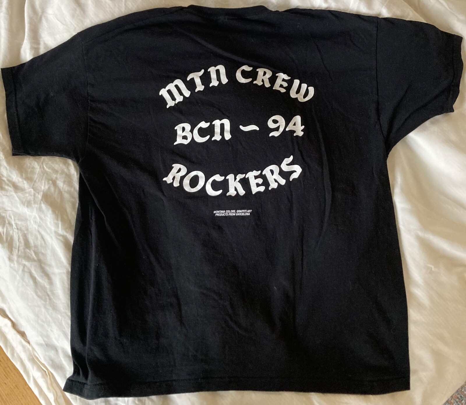 Camiseta negra de tienda de graffiti de Montana en Barcelona