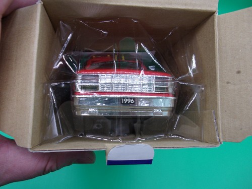 Mobil 1996 Limited Edition Collectors Toy Truck - Picture 4 of 4