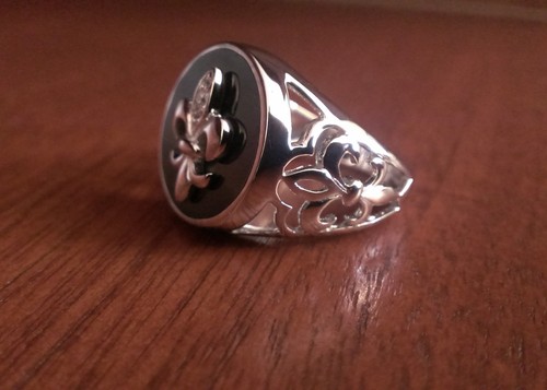MENS STERLING SILVER BLACK ONYX WITH CZ ACCENTS FLEUR DE LIS RING - SIZE 11 - Picture 2 of 7