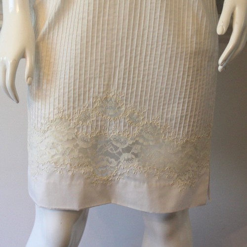 Vintage 1950s to 1960s Rita Thornton Ivory Cotton Ribbed Lace Applique Dress - Picture 10 of 12