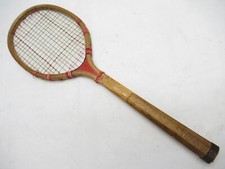VINTAGE WOODEN TENNIS RACQUET. ANTIQUE / DISPLAY / COLLECTION