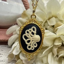 Octopus Cameo Black Kraken Gold Heart setting Necklace Pendant Wedding Jewelry