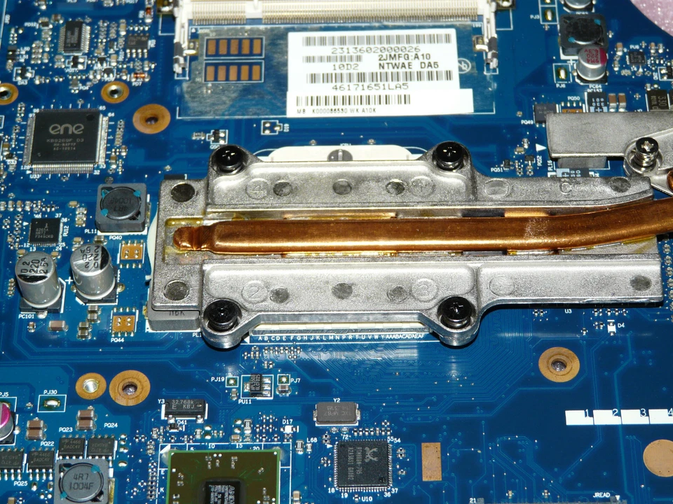 Toshiba Satellite L550D-11N Mainboard LA-5331P Rev:1.0 ATI Radeon HD4500 AMD CPU - Bild 3 von 4
