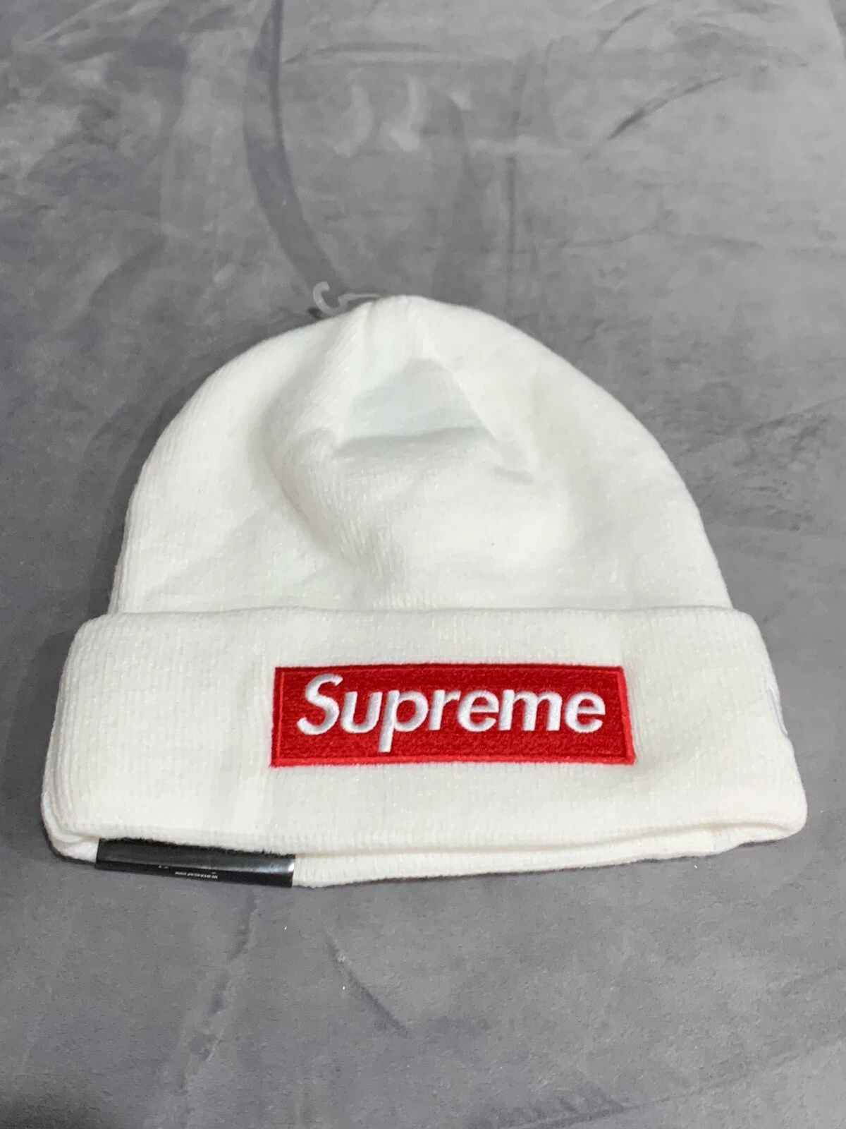 Neuf avec étiquettes Supreme Beanie boîte blanche et rouge logo casquette d'hiver par nouvelle ère 