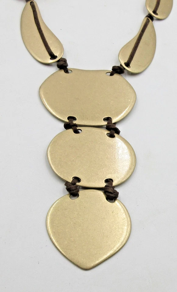 Collar PESADO INUSUAL FIRMADO CHICOS IMITACIÓN CUERO MARRÓN tono dorado grueso Foto 3 de 4