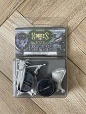 Hordes Legion Of Everblight - Captain Farilor & Standartenträger - PIP 73063