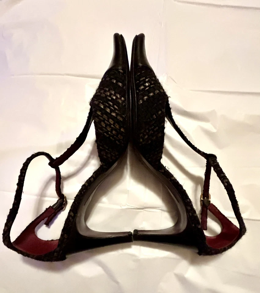 Chanel Tobillo T Correa Tacones Gorra Puntera Sandalias Talla Italia 37 EE. UU. 7 Foto 3 de 4