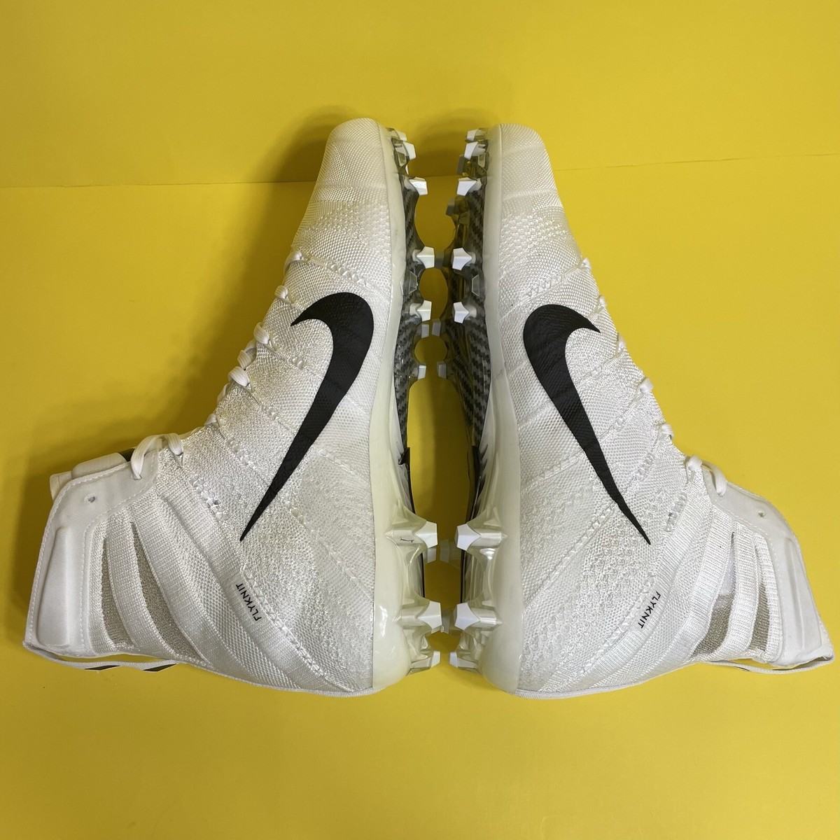 Nike Vapor Untouchable 3 Elite Flyknit Football Cleats Size 12.5 AO3006-100 Size 12.5 Nike Vapor Untouchable 3 Elite White Football  main image 3