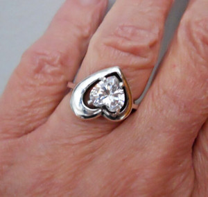 Vintage Sterling Silver Heart Shaped DQ CZ Solitaire Ring Size 5.75