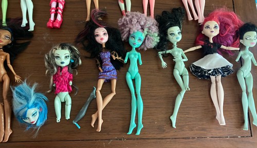 Lotto di bambole Monster High Ever After High & Disney incomplete e parti o personalizzate - Foto 11 di 17
