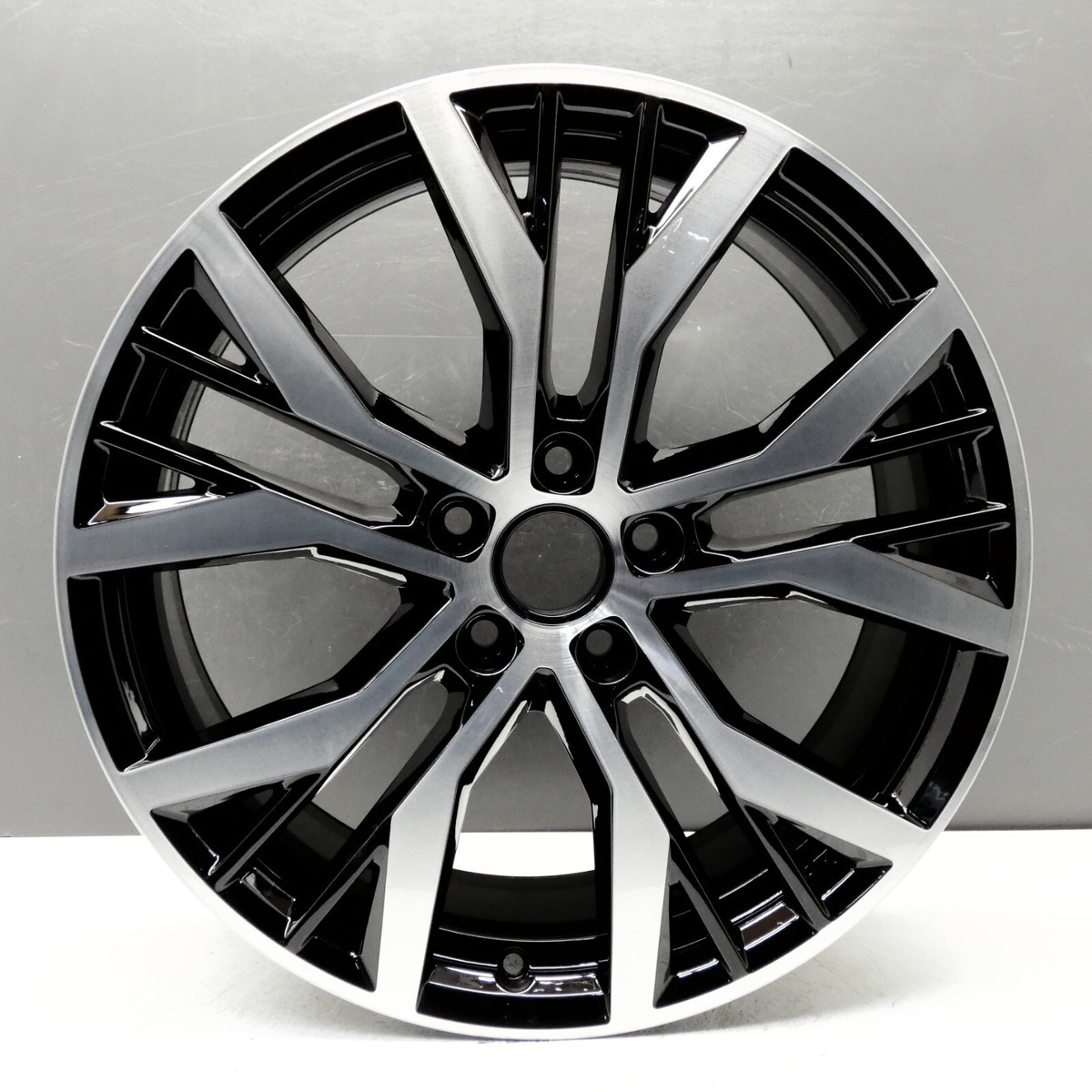 VOLKSWAGEN GOLF GTI GTD SANTIAGO ALLOY WHEEL RIM 5G0601025AN