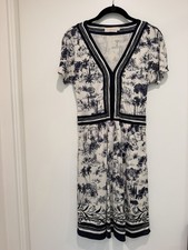 Tory Burch Size XS Silk Interlock Print Dress V-Neck Blue Ivory SHEATH DRESS